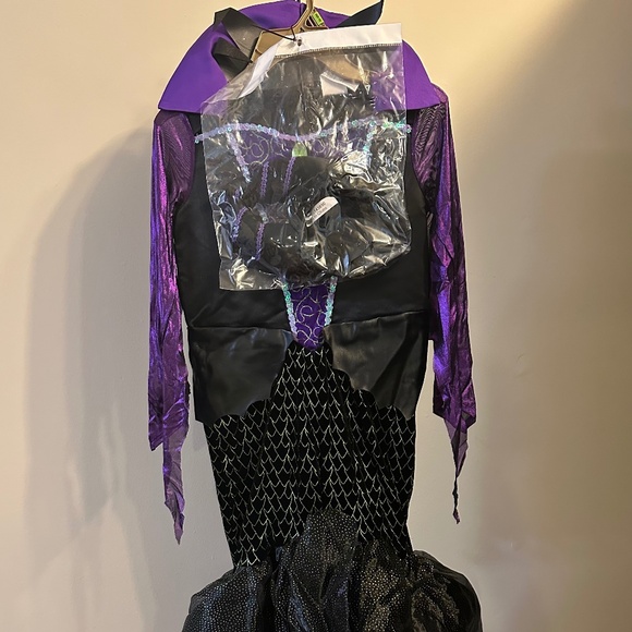 Disney Villains Maleficent Prestige Child Costume - Picture 3 of 13